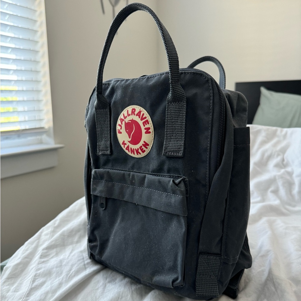 Fjällräven Kanken Mini Backpack in Graphite